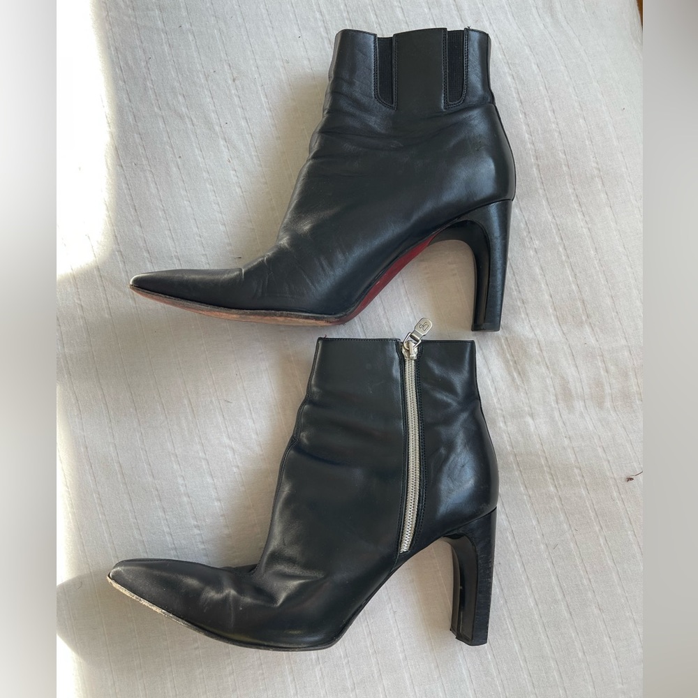 Donald Pliner black booties size 8